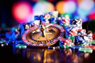 Teen Patti live dealer table on 10naga showing three-card hands